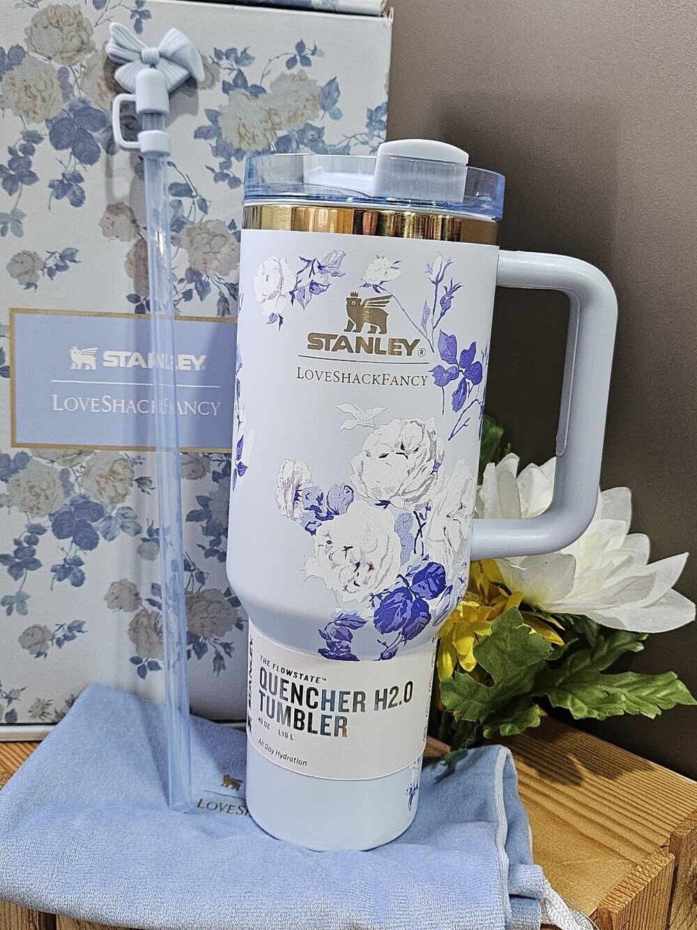 Stanley Blue Floral 40oz Tumbler - Picture 3 of 5